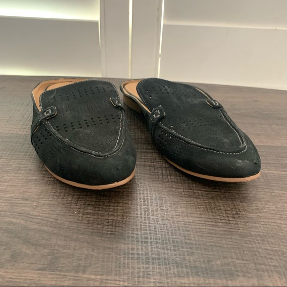 Crown Vintage Katherine black cutout mules. Size: 7.5 - Picture 2 of 9